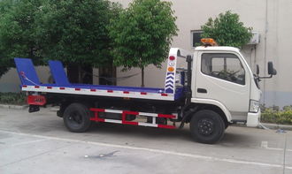 带吊清障车与一拖二道路救援车价格解析